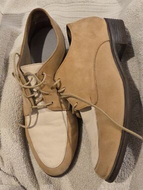 Women's Two-Tone Munro Suede Derby Shoes - Tan & Cream